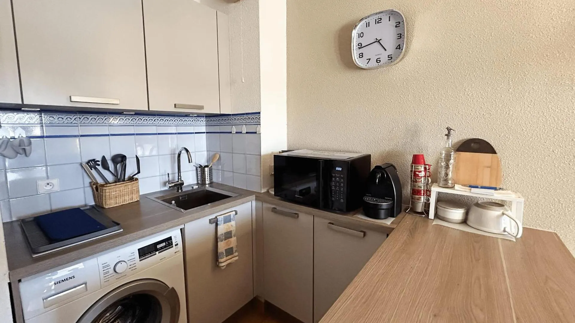 This Comfortable And Bright Apartment Wifi Grimaud