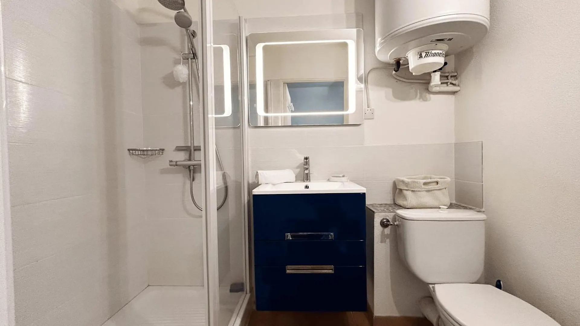 This Comfortable And Bright Apartment Wifi Grimaud