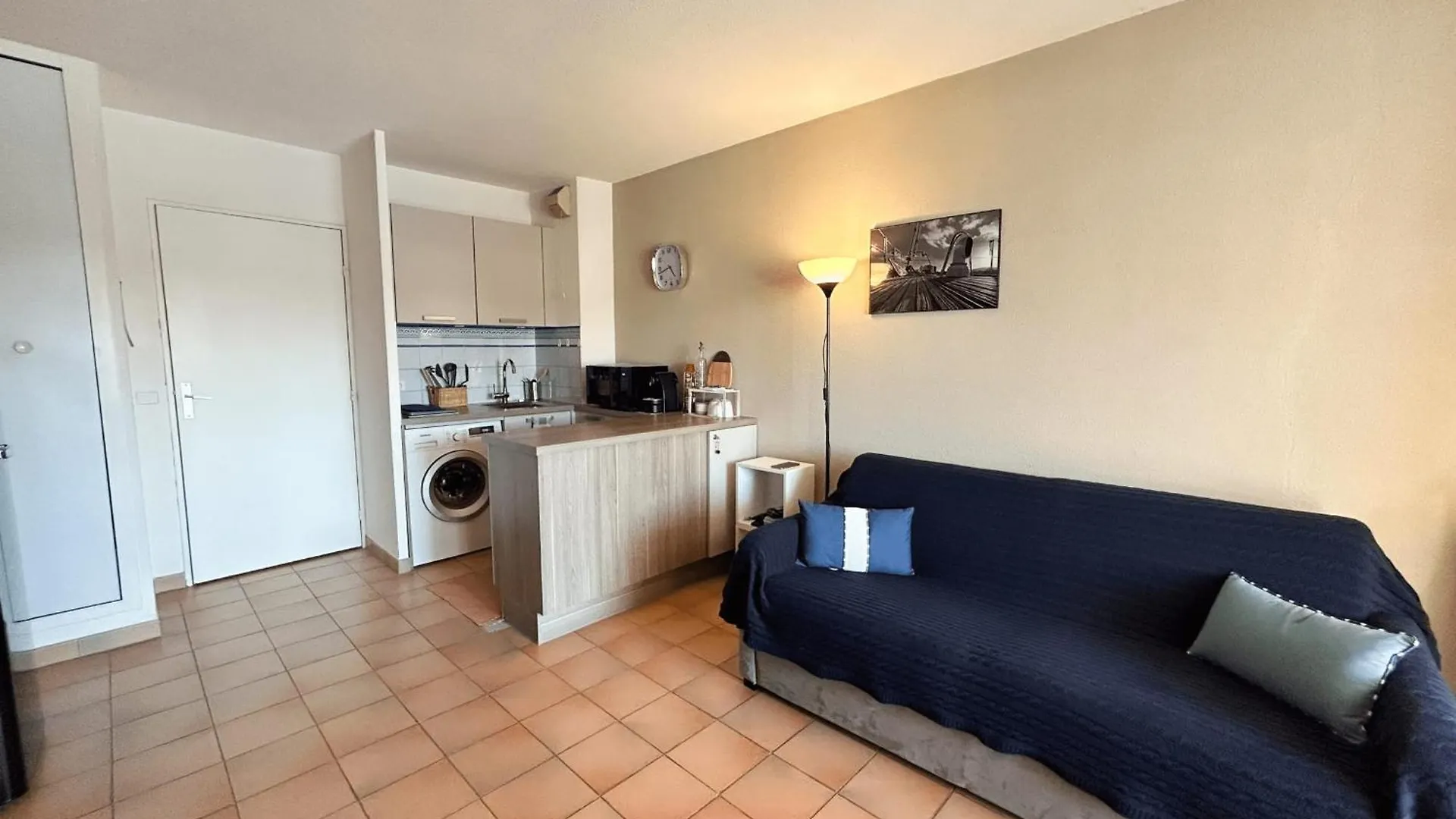 This Comfortable And Bright Apartment Wifi Grimaud