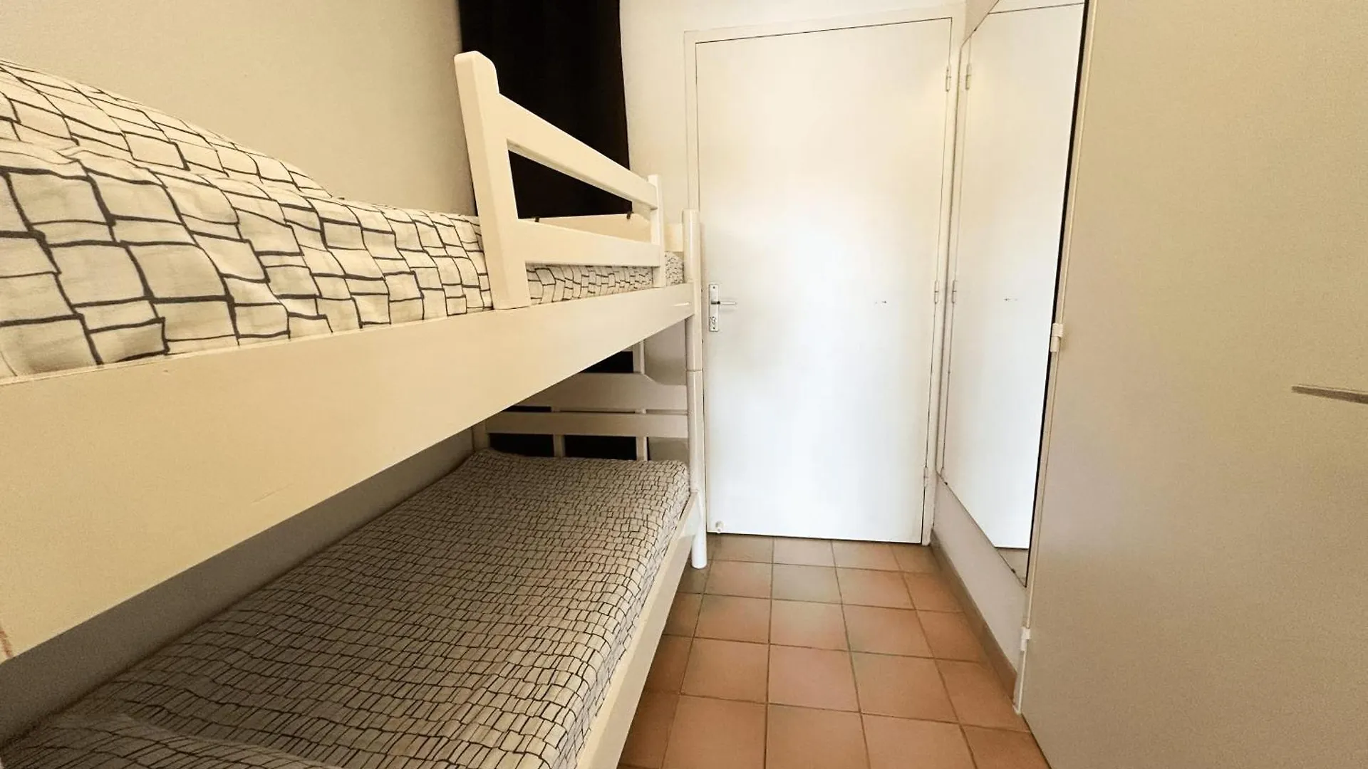 This Comfortable And Bright Apartment Wifi Grimaud